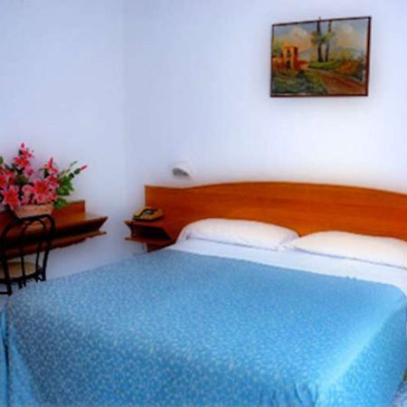 Hotel Cavour Сорренто Экстерьер фото