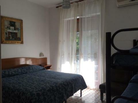 Hotel Cavour Сорренто Экстерьер фото