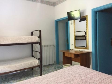 Hotel Cavour Сорренто Экстерьер фото
